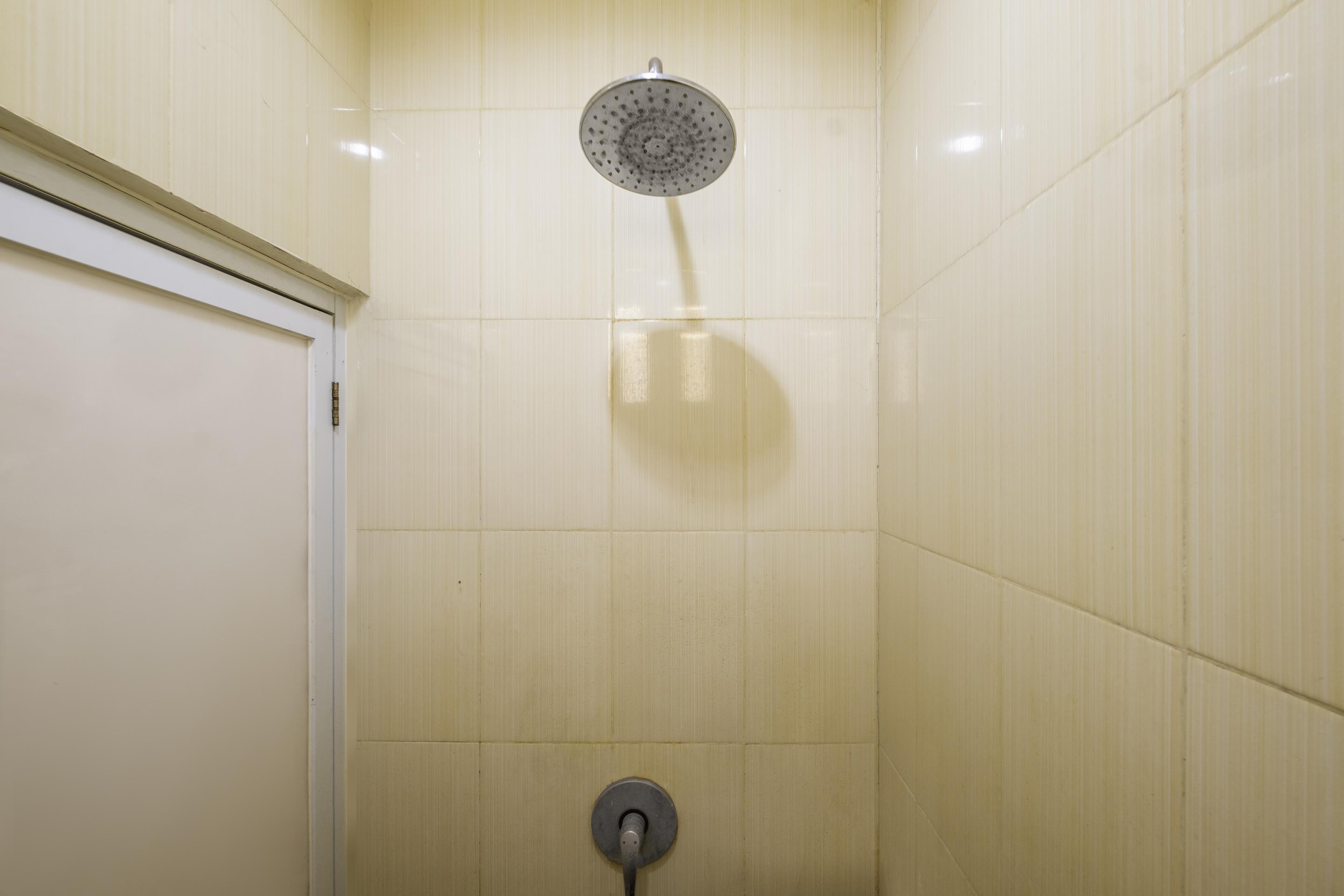 Karins Guesthouse Syariah Redpartner Бандунг Екстериор снимка