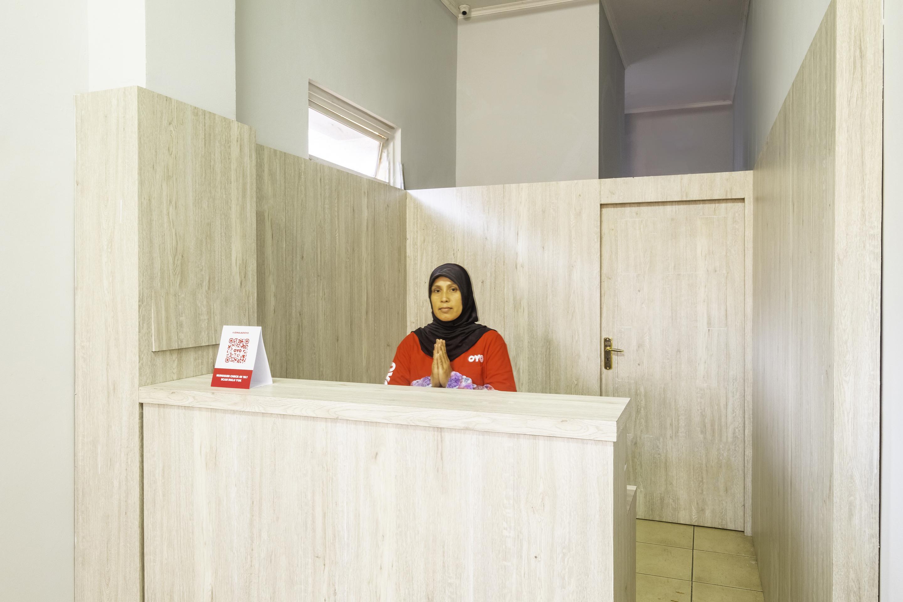 Karins Guesthouse Syariah Redpartner Бандунг Екстериор снимка