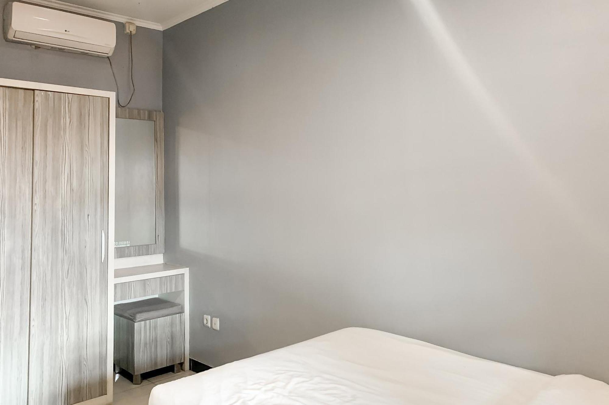 Karins Guesthouse Syariah Redpartner Бандунг Екстериор снимка