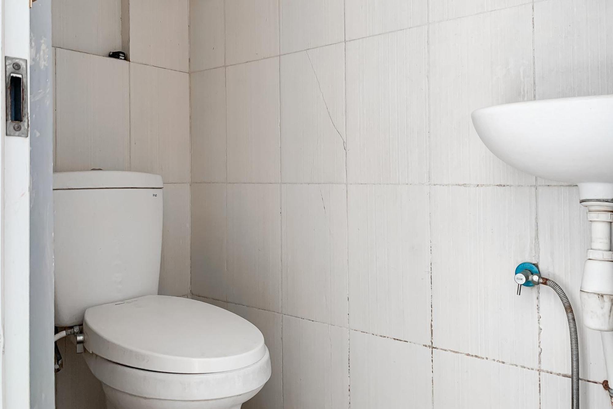 Karins Guesthouse Syariah Redpartner Бандунг Екстериор снимка