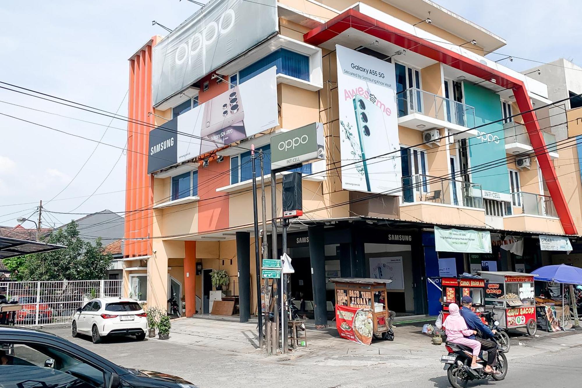 Karins Guesthouse Syariah Redpartner Бандунг Екстериор снимка